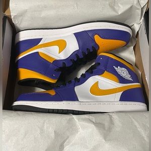 Nike Jordan 1 mid